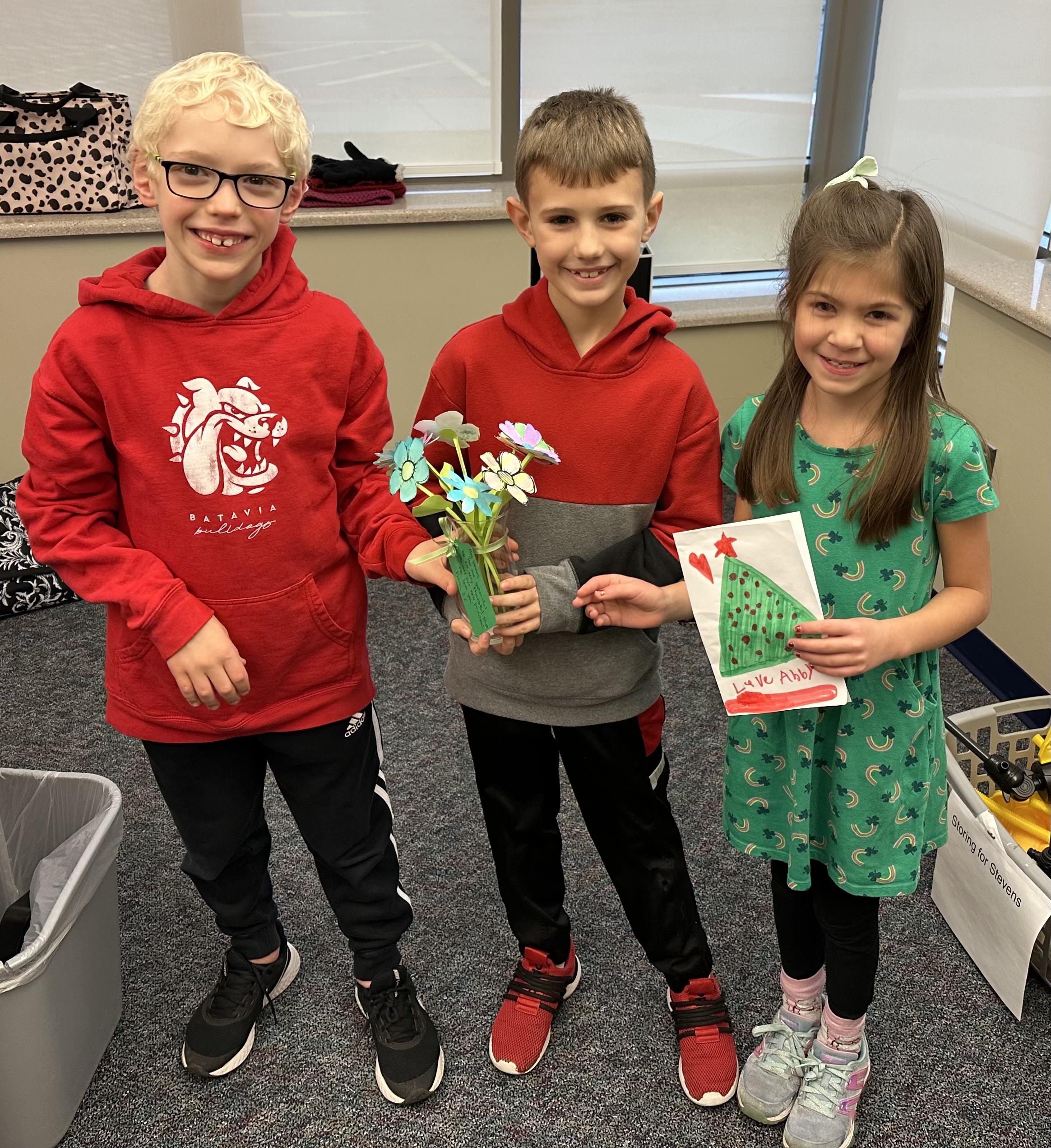 <p>AGS Students Spreading Kindness</p>

